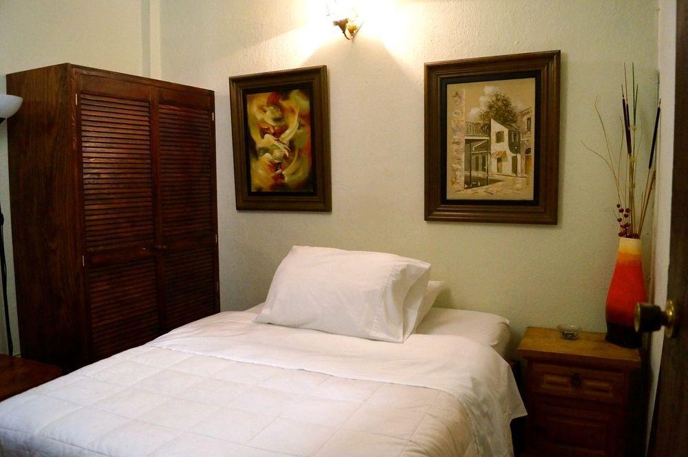 Hotel Aqui Es Mexico Альенде Экстерьер фото