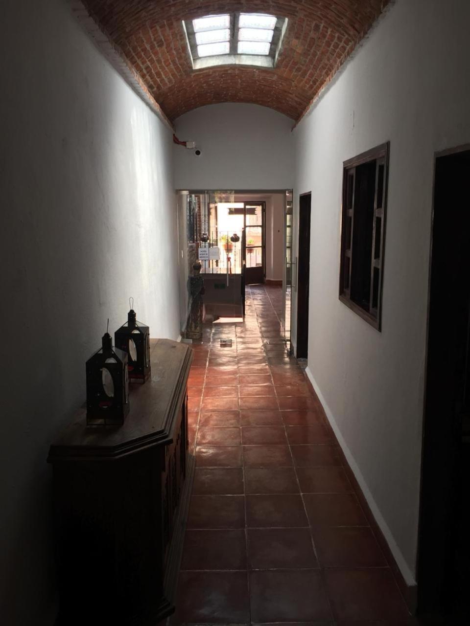 Hotel Aqui Es Mexico Альенде Экстерьер фото