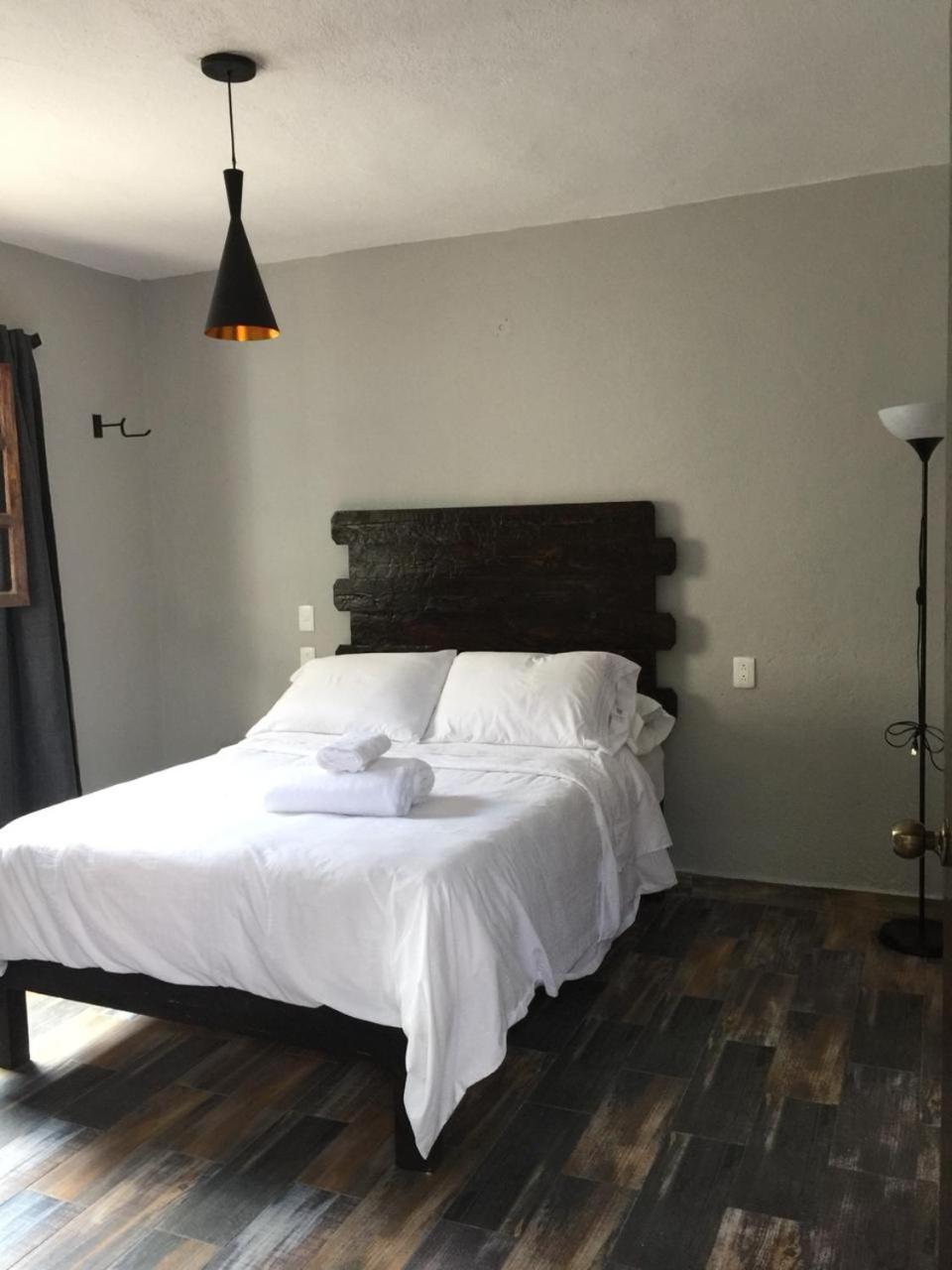 Hotel Aqui Es Mexico Альенде Экстерьер фото